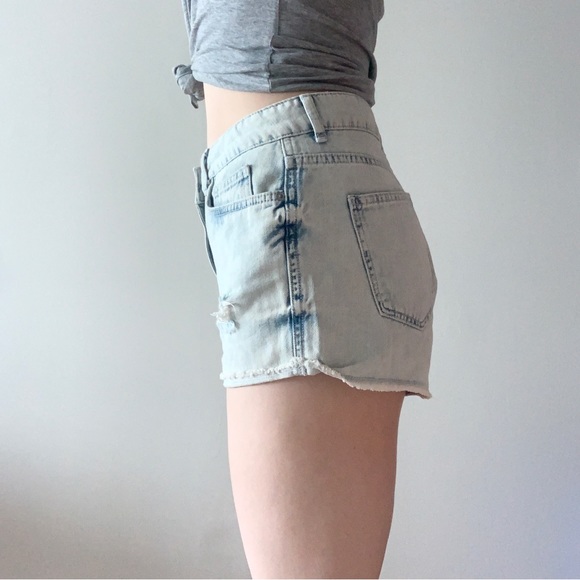 Topshop High Rise Hallie Denim Short - Picture 2 of 12